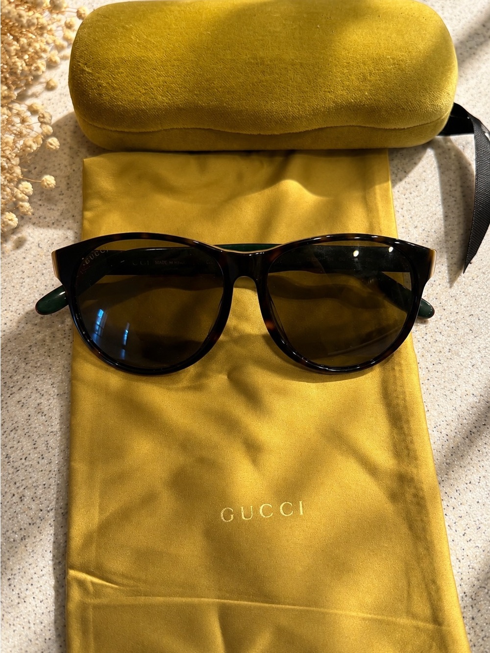 Gucci Tortoiseshell Oversized Sunglasses Green Red Detail w/ Case & Pouch